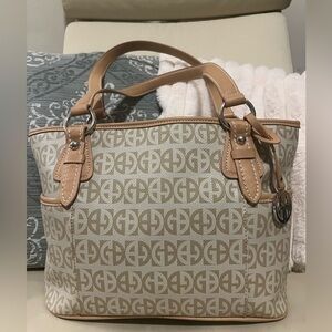 NWT Giant Bernini Signature Medium Purse